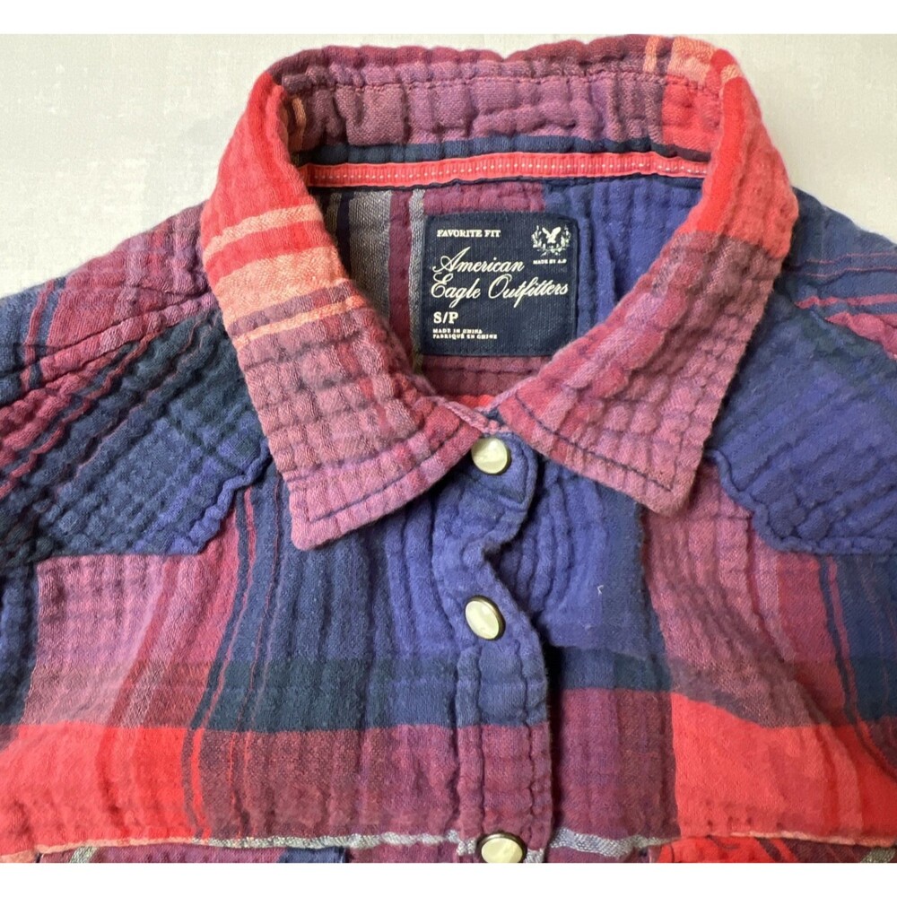 American Eagle Women’s Y2K Gauze Western Pearl Snap Favorite Fit Small